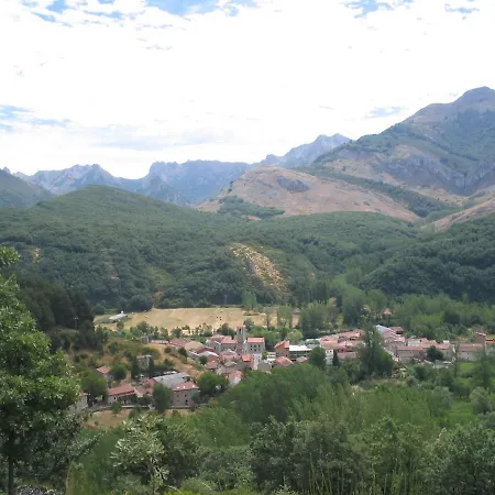 度假居 The Fountains House Cremenes